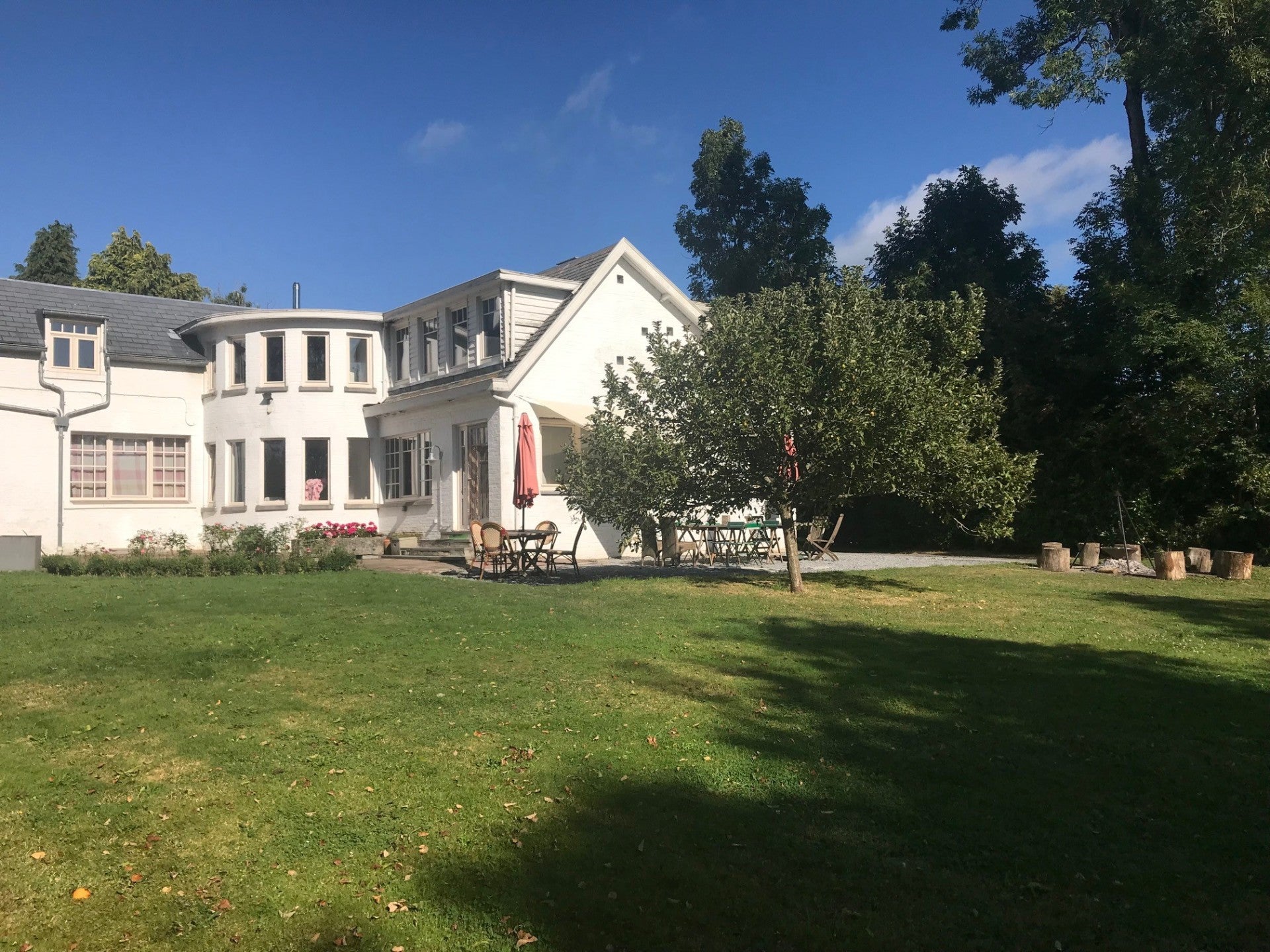 Le gîte La Cigogne vu depuis le jardin